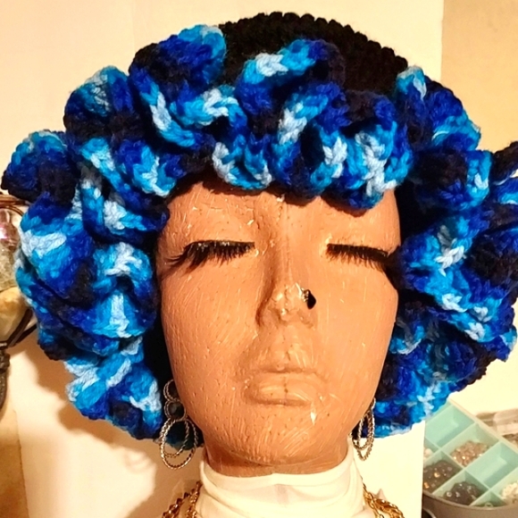 #L❤️VE:HANDMADE. Crochet Ruffle HAT - Picture 5 of 7